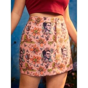 Frida Kahlo X SHEIN Plus Floral & Figure Graphic Mini Skirt Size 0X (12)